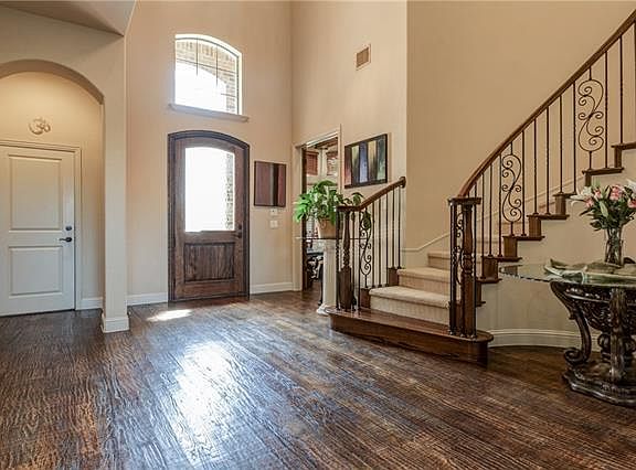 5th image of 612 Glendevon Dr