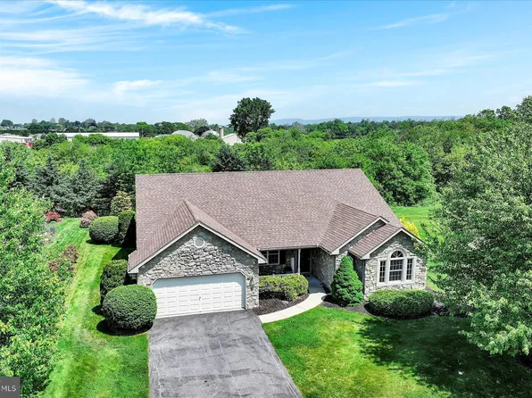 55 Scenic Dr, Myerstown, PA 17067