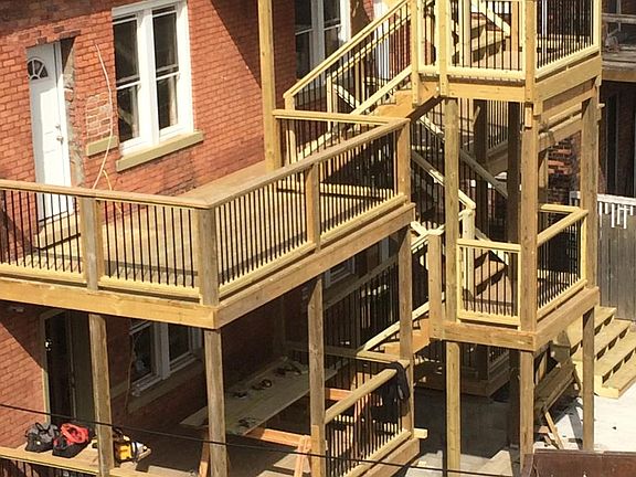 2nd image of 524 E Kirby St #4