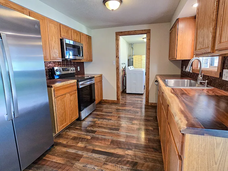 2120 N Wilson Ave — Photo 11