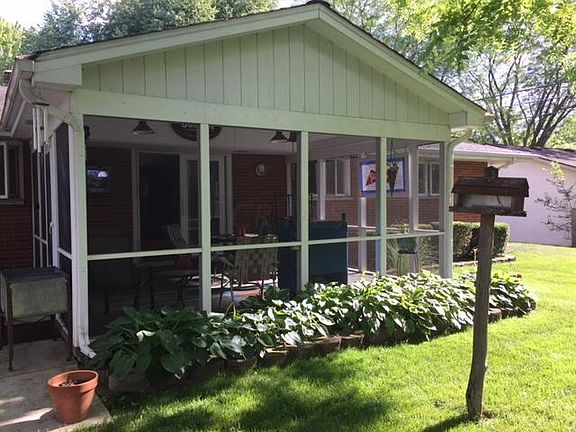 4th image of 9636 Brookside Dr