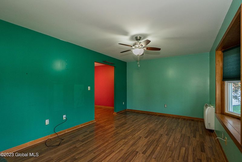 5th image of 4 Franklin Court
