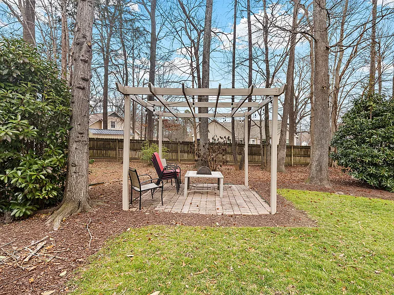 502 Westfield Ln — Photo 42