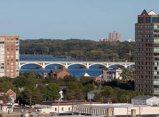 750 Chene St APT 1004, Detroit, MI 48207