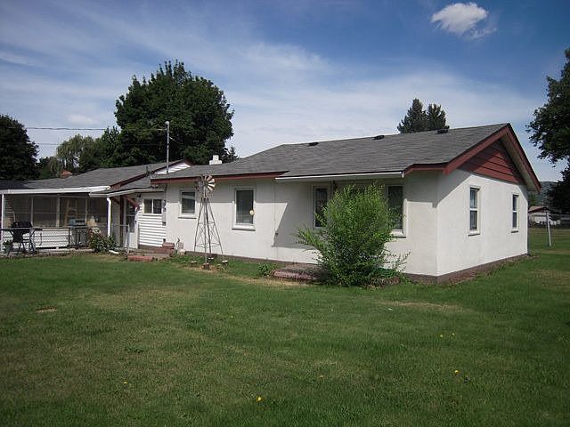 1st image of 18609 E Maxwell Ave