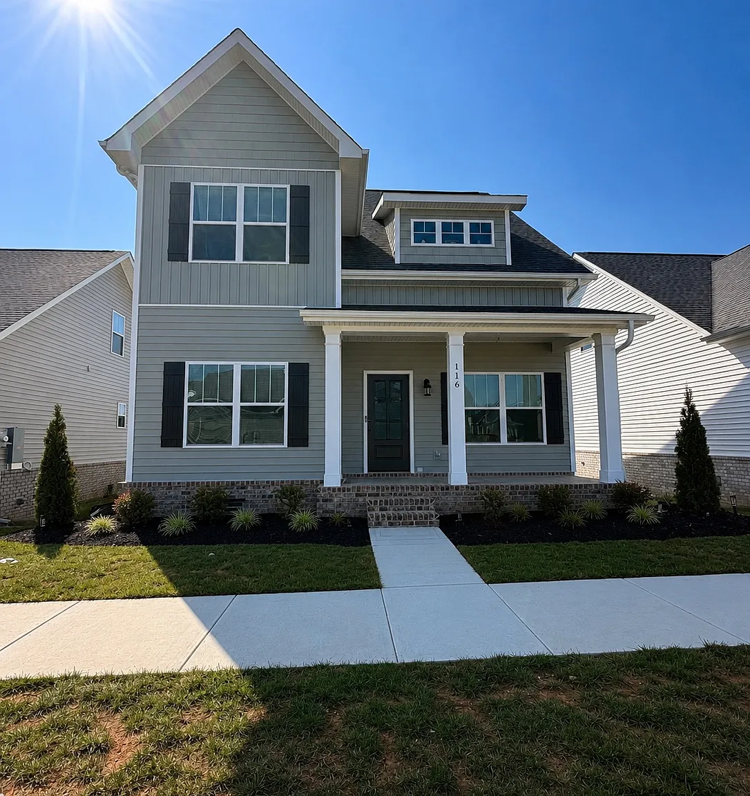 4 bed, 2.5 bath, 2500 sqft, $3,600 — Photo 1
