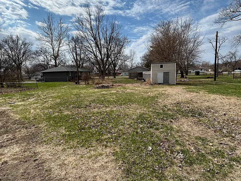 307 Sycamore St — Photo 4
