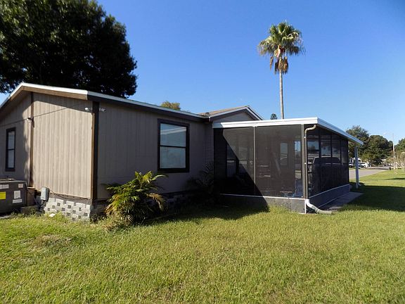 4th image of 8827 Waterway Dr