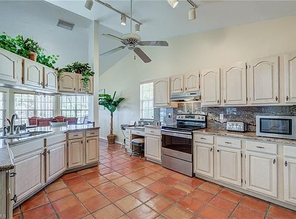 3rd image of 5016 SW 17th Ave