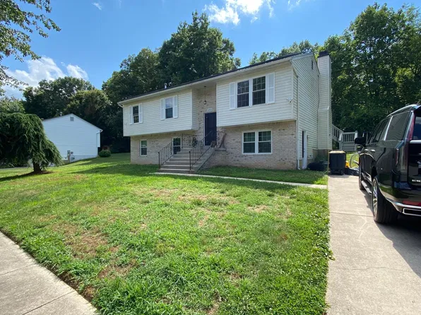 12001 Clear Creek Dr, Fort Washington, MD 20744