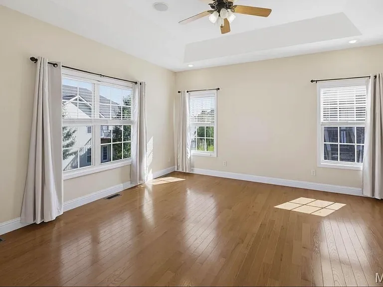 1835 Evondale Dr — Photo 14