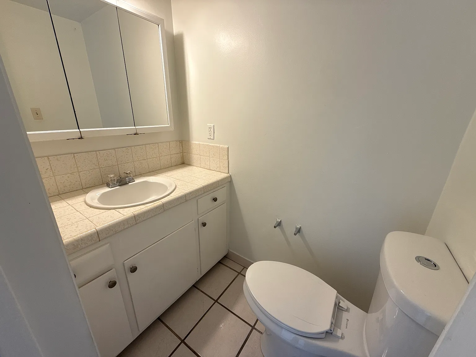 2 bed, 1.5 bath, 1350 sqft, $2,495 — Photo 3