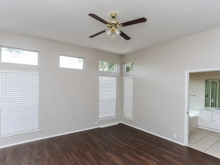 10201 Jessica St — Photo 11