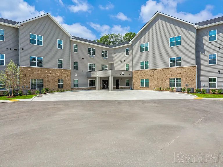 Hummingbird Hill Apartments — Photo 6