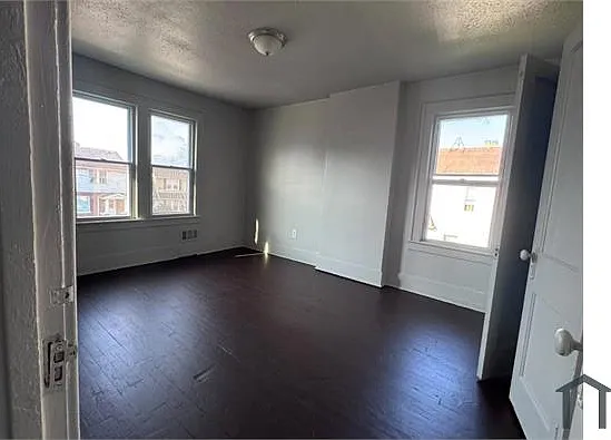 2474 Fullerton St — Photo 7