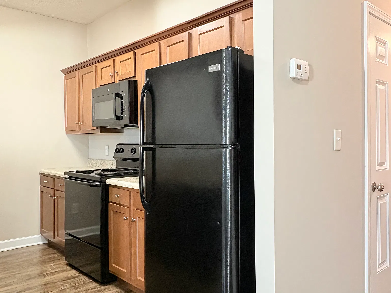 2 bed, 2.5 bath, 1331 sqft, $1,095 — Photo 4