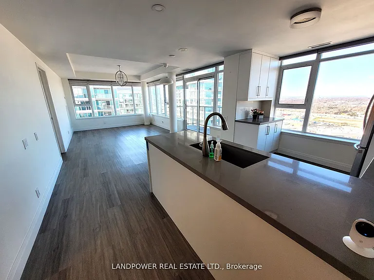 25 Town Centre Ct #UPH07 — Photo 6