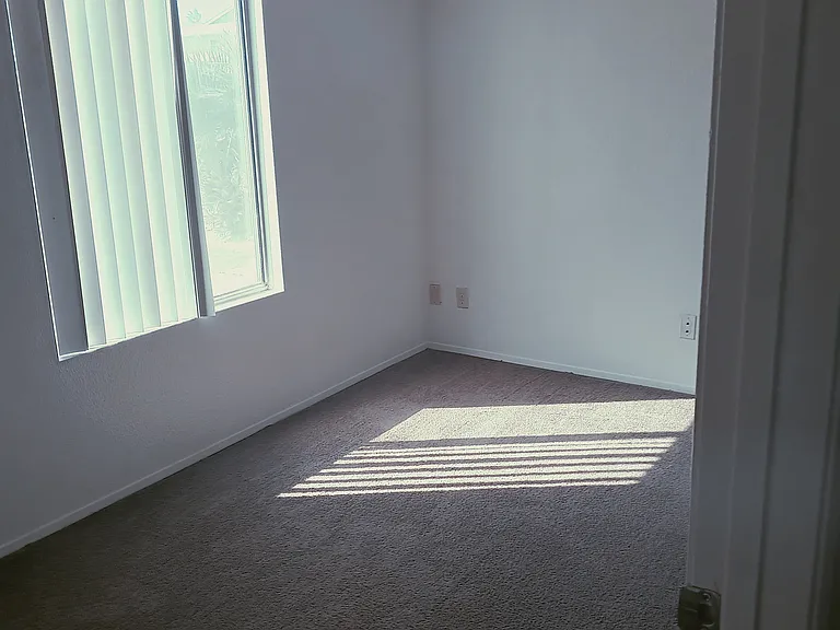 Bayfield Apartments — Photo 18