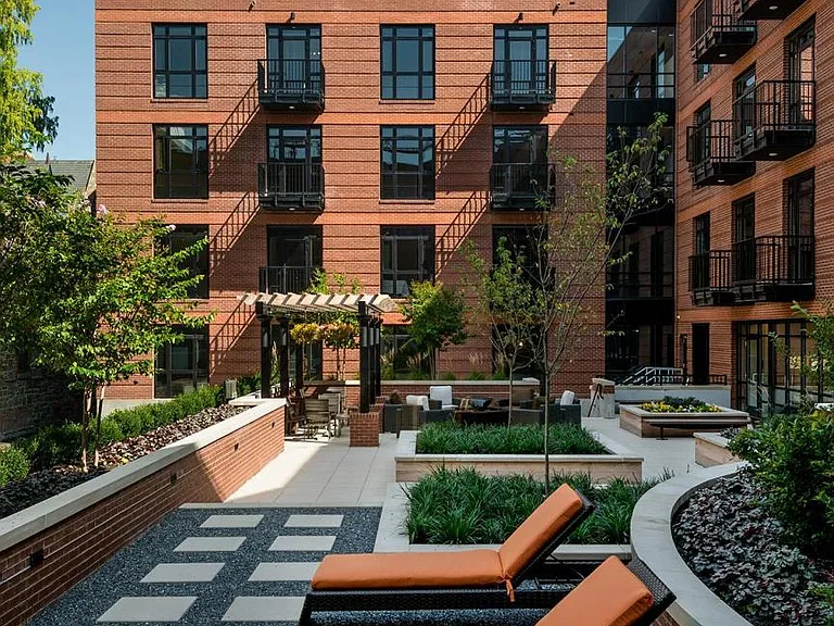 700 Constitution — Photo 10