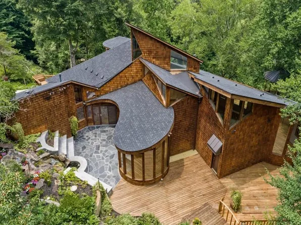 120 Laurel Dr NE, Atlanta, GA 30342