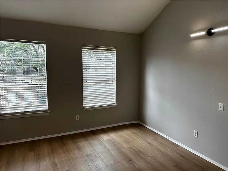 11710 Southlake Dr #12 — Photo 15