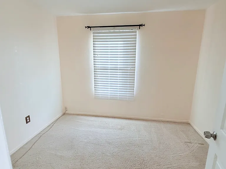 2950 Laverne Dr — Photo 6