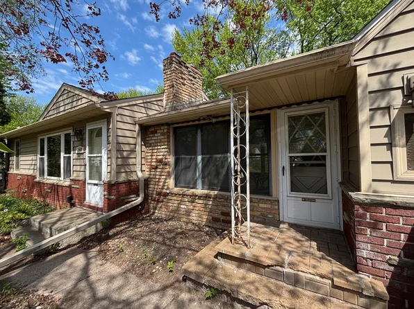 1469 Burke Ave E, Maplewood, MN 55109