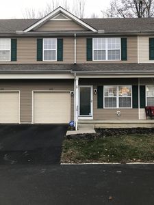 672 Grove Cir, Gahanna, OH, 43230