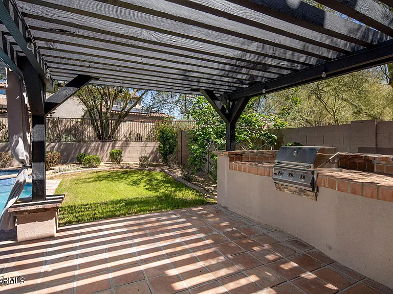 9818 E Edgestone Dr — Photo 13