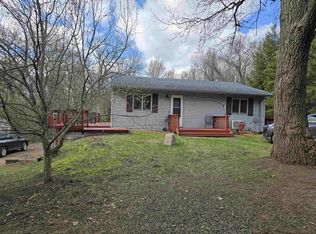 N7042 Garden Gtwy, Almond, WI 54909