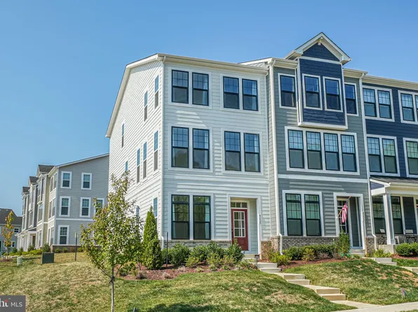 4258 Frost St, Marshall, VA 20115