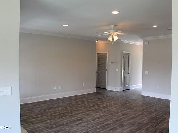 3rd image of 101 Saint Christopher St