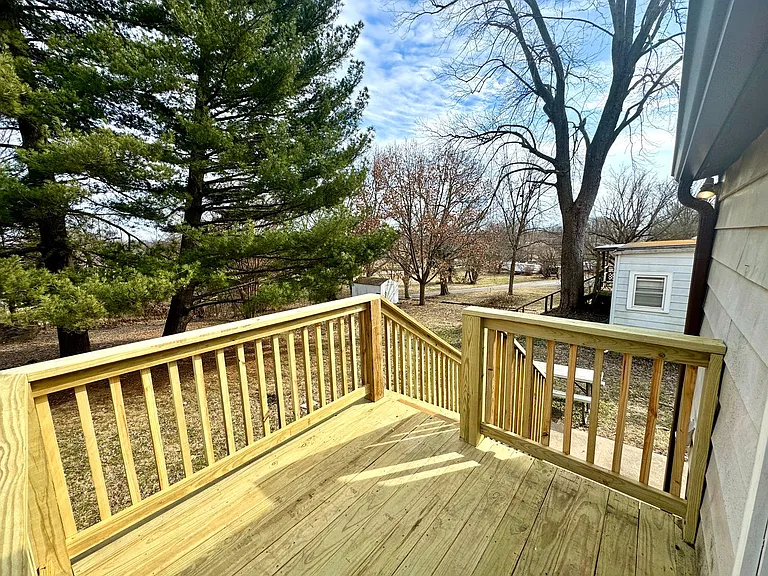 1426 N Main St — Photo 12