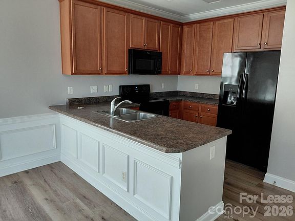 4th image of 105 Singleton Rd Unit 201