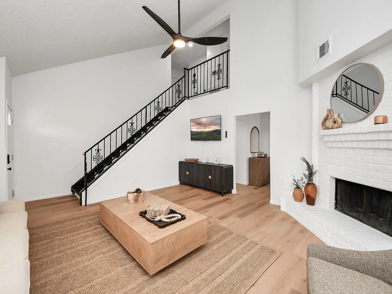 3 bed, 2.5 bath, 1749 sqft, $2,150 — Photo 3