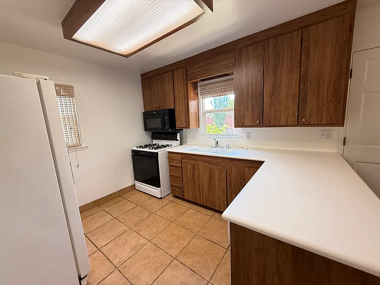 3940 W Rincon Ave — Photo 6