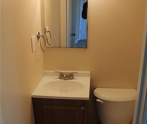 4th image of 3108 Chesapeake Blvd #B