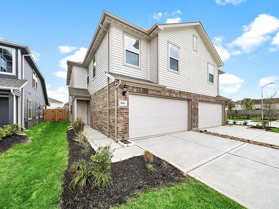 7023 Cedar Breeze Ct