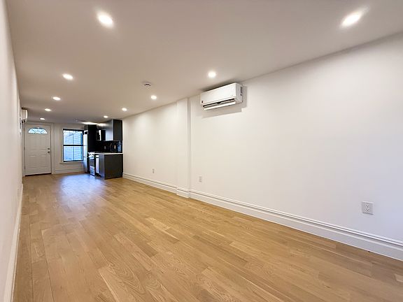 5th image of 99 Somers St #1