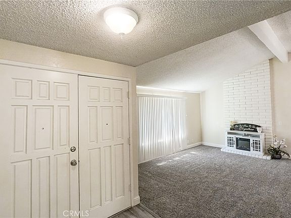 3rd image of 19 Sun Valley Ct