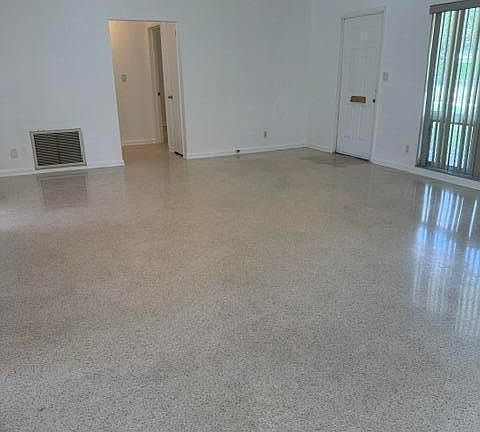 5th image of 860 NW 65th Ave