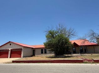 802 Frio St, Cotulla, TX 78014
