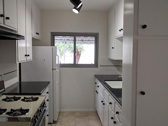 3rd image of 729 Huntley Dr APT 8