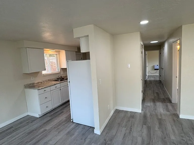 3007-3009 Juanipero Way — Photo 15