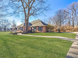 12017 Red Oak Dr, Fayetteville, AR 72704