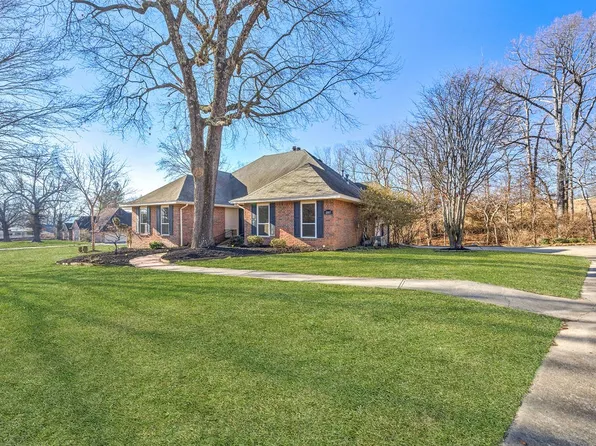 12017 Red Oak Dr, Fayetteville, AR 72704