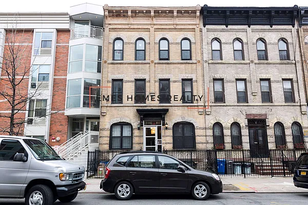 Rented by Emes Homes Realty LLC | media 43