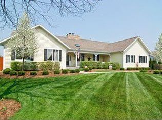 2502 S Hidden Trail Blvd, Spring Grove, IL 60081