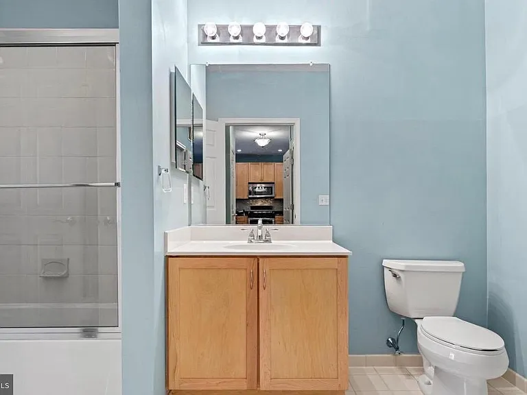 200 W Elm St #1207 — Photo 13
