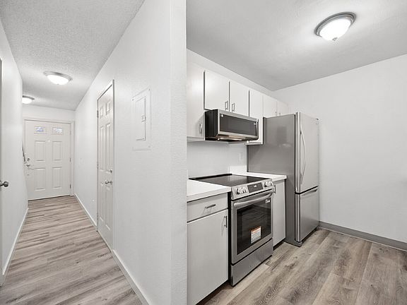 2nd image of 814 Pike St NE APT D5